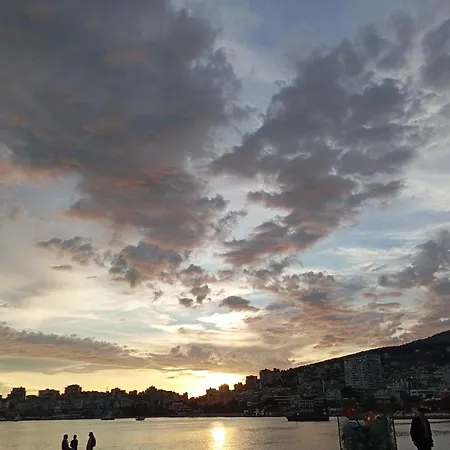 شقة Oriku ساراندا